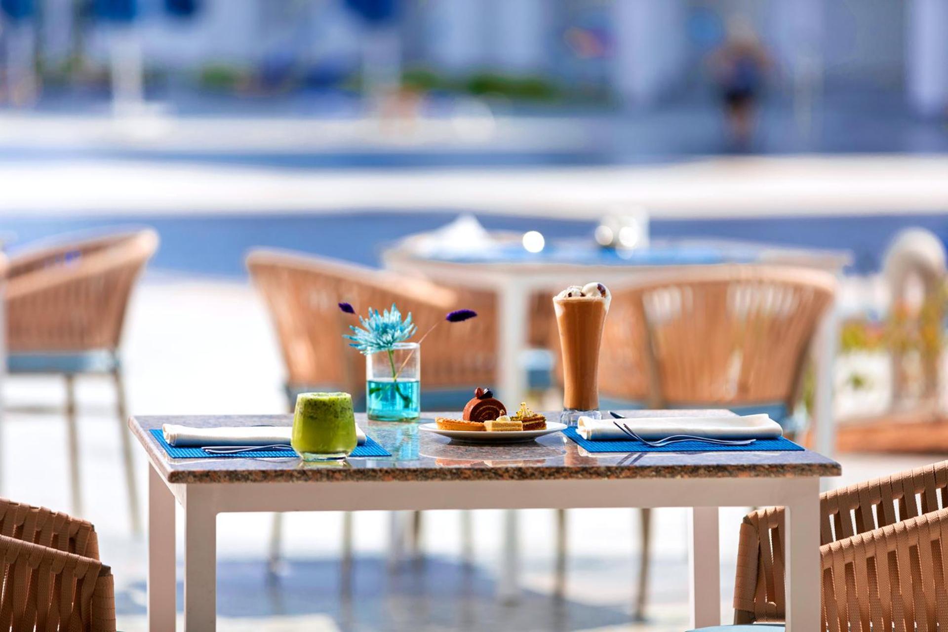 Pickalbatros Blu Spa Resort - Adults Friendly 16 Years Plus- Ultra All-Inclusive Hurghada Zewnętrze zdjęcie A table at a restaurant